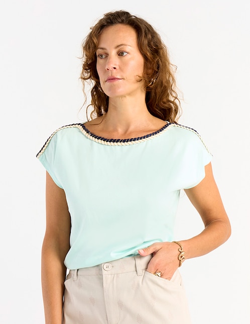 Playera manga corta cuello redondo para mujer 1