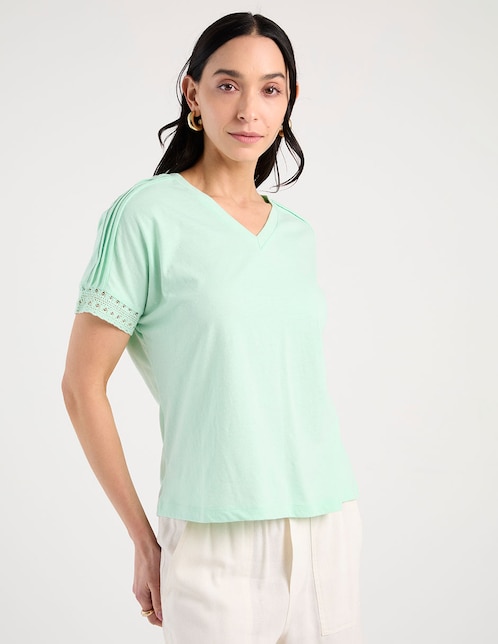 Playera manga corta cuello V para mujer 1