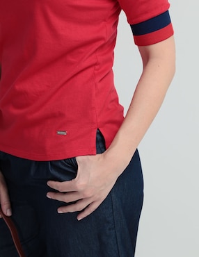 Playera manga corta Weekend cuello v para mujer