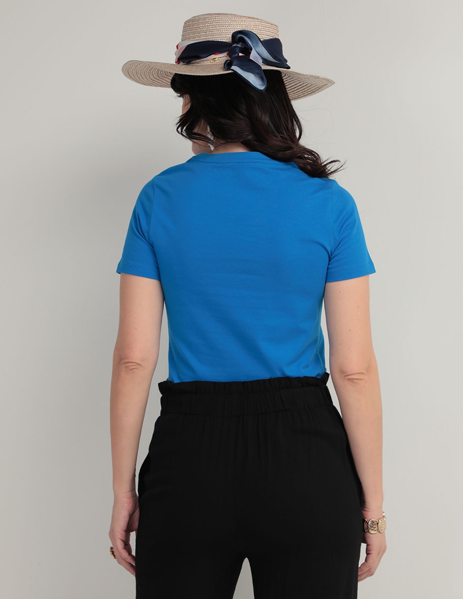 Playera manga corta Weekend cuello v para mujer