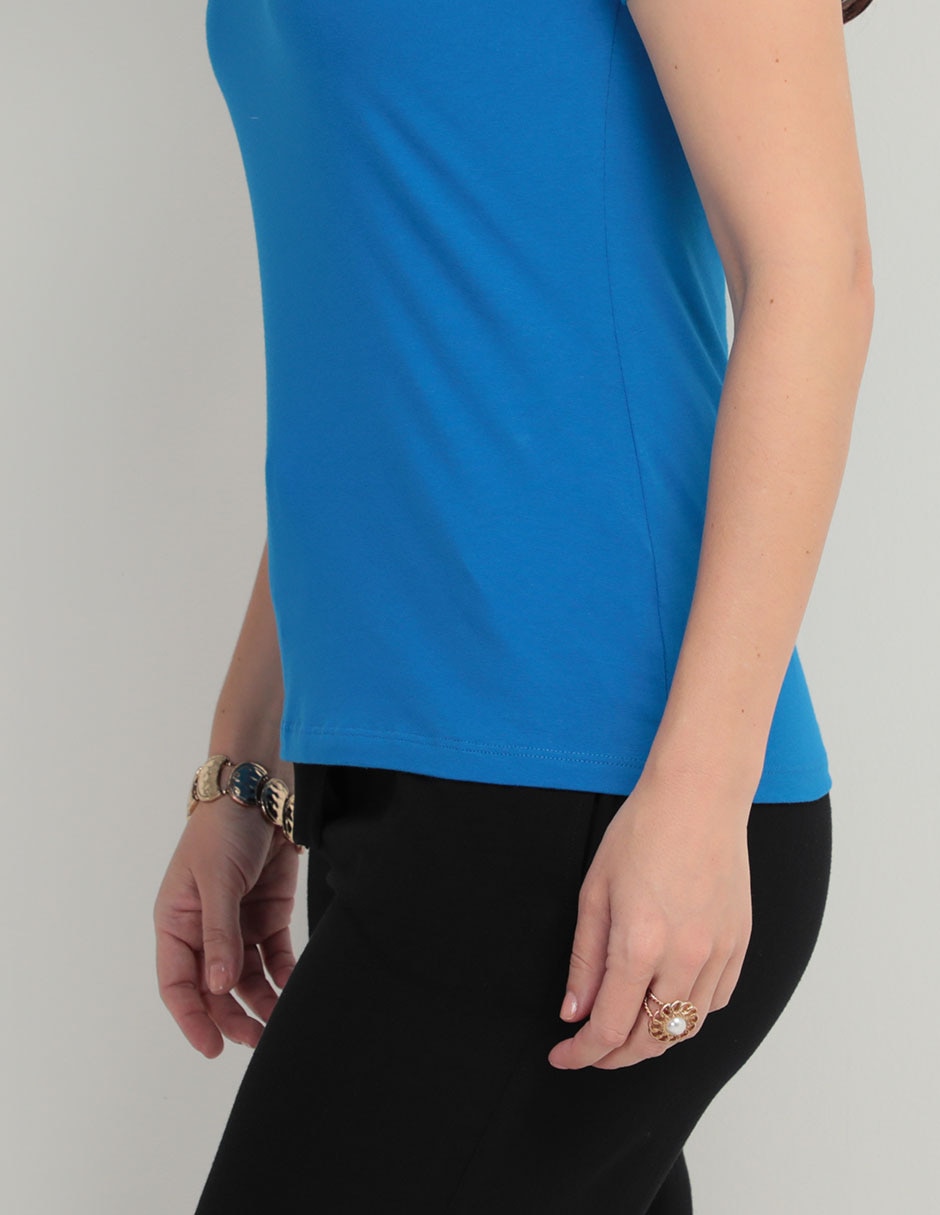 Playera manga corta Weekend cuello v para mujer