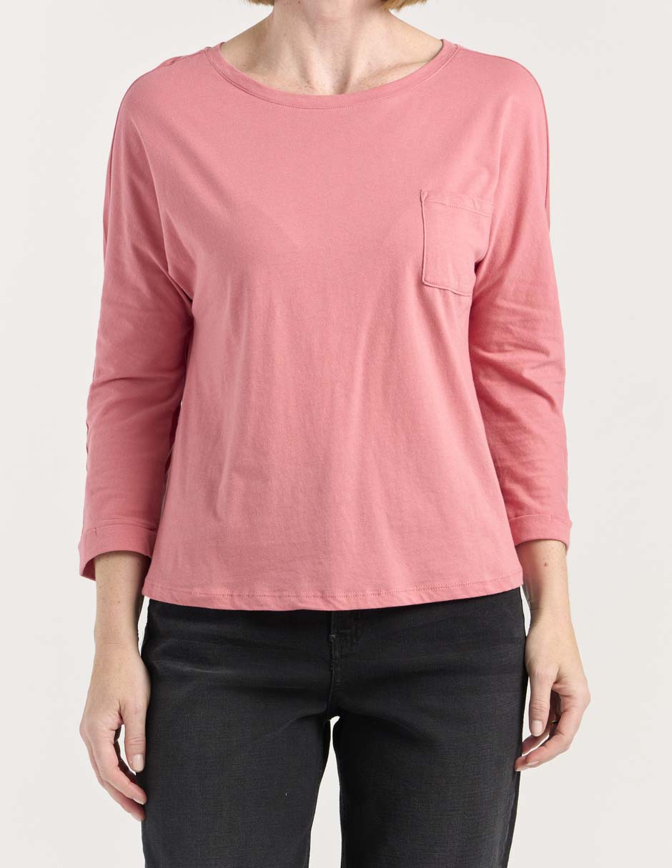 Playera manga 3/4 cuello ojal para mujer 5