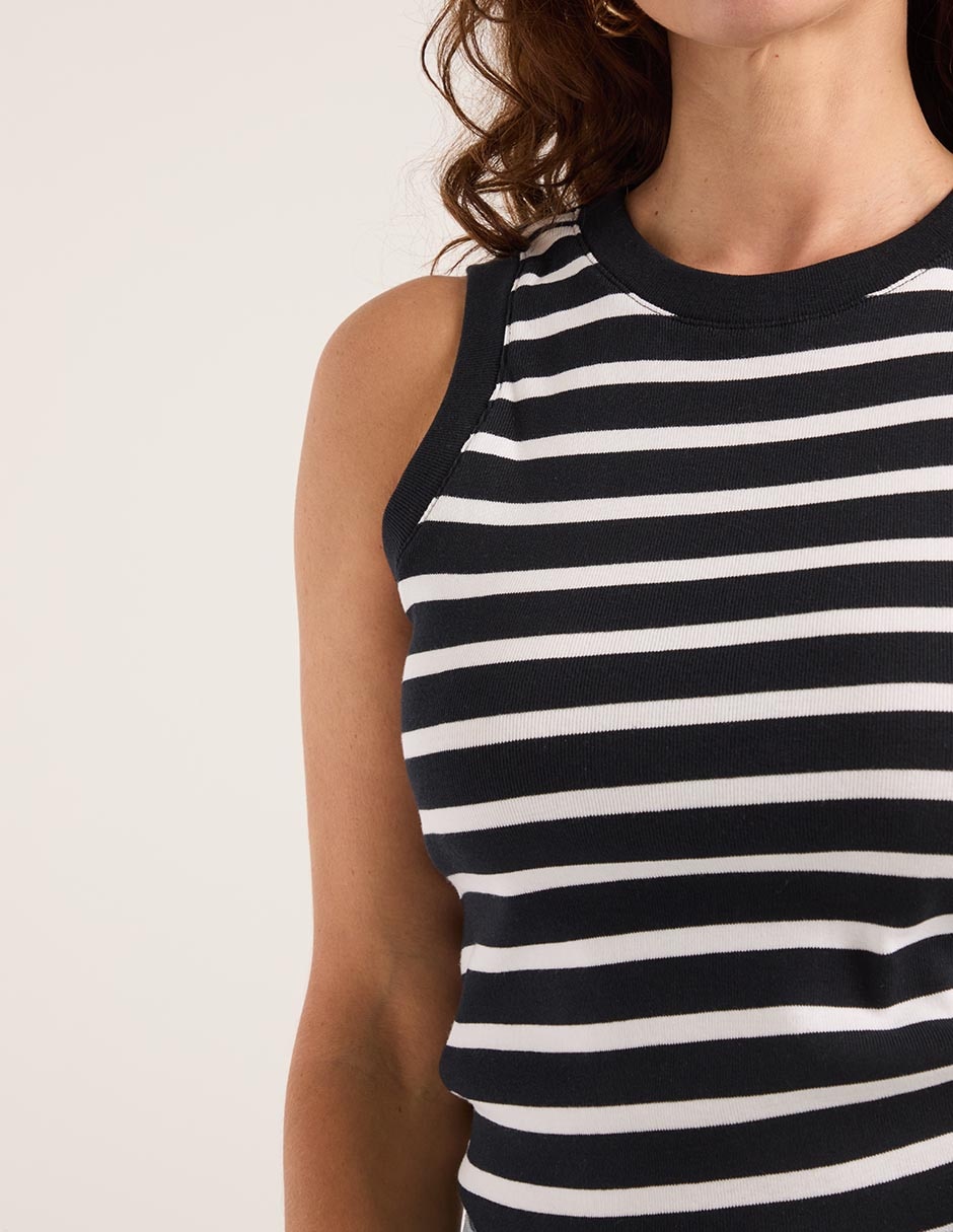 Playera cuello redondo para mujer 4