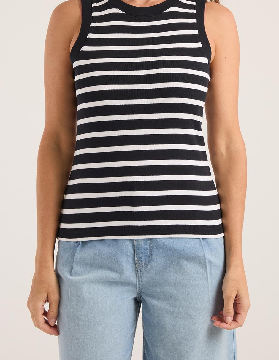 Playera cuello redondo para mujer 5