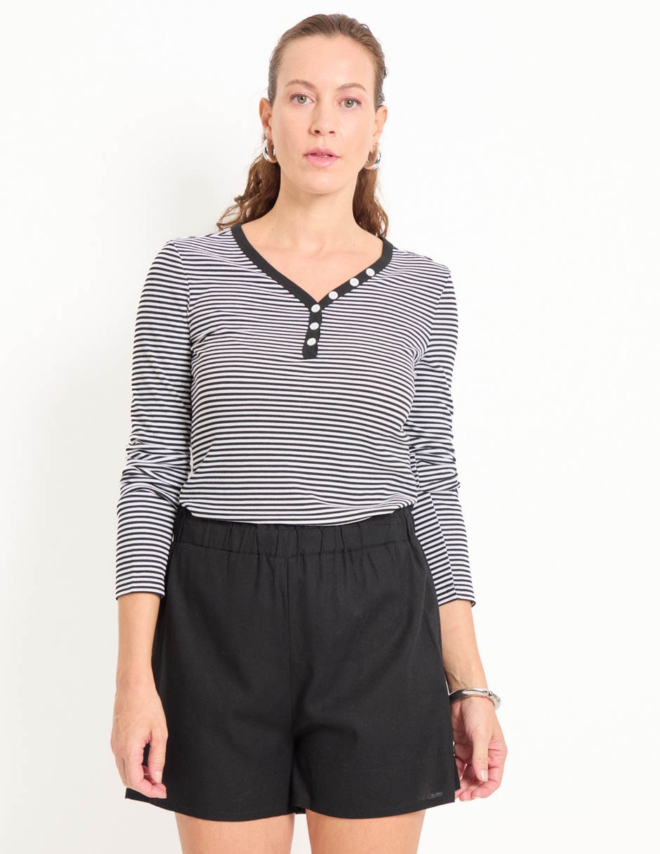 Playera manga larga cuello henley para mujer 1