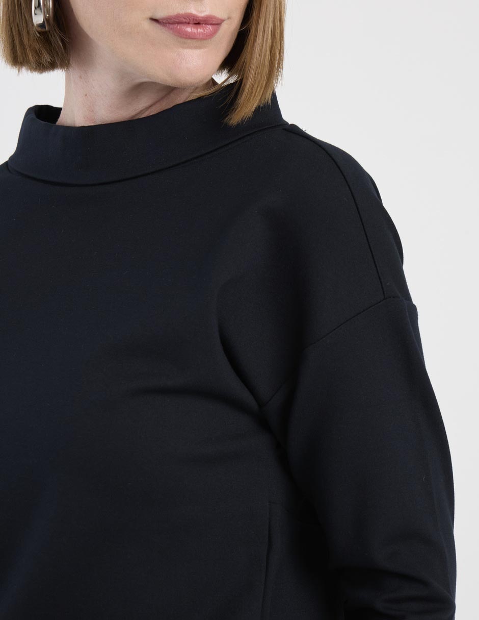 Playera manga larga cuello alto para mujer 4
