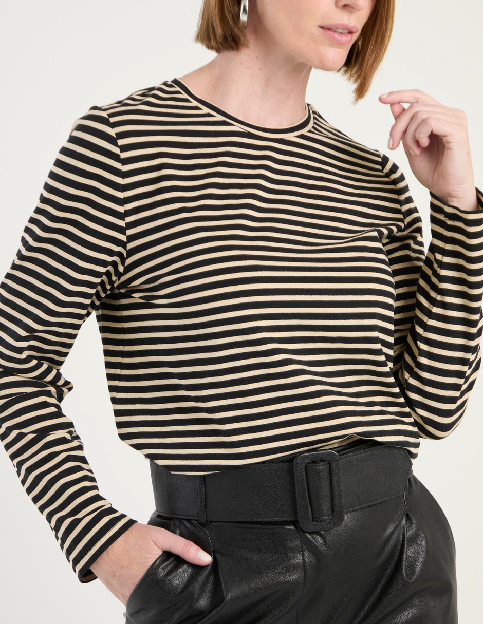 Playera manga larga cuello redondo para mujer 4