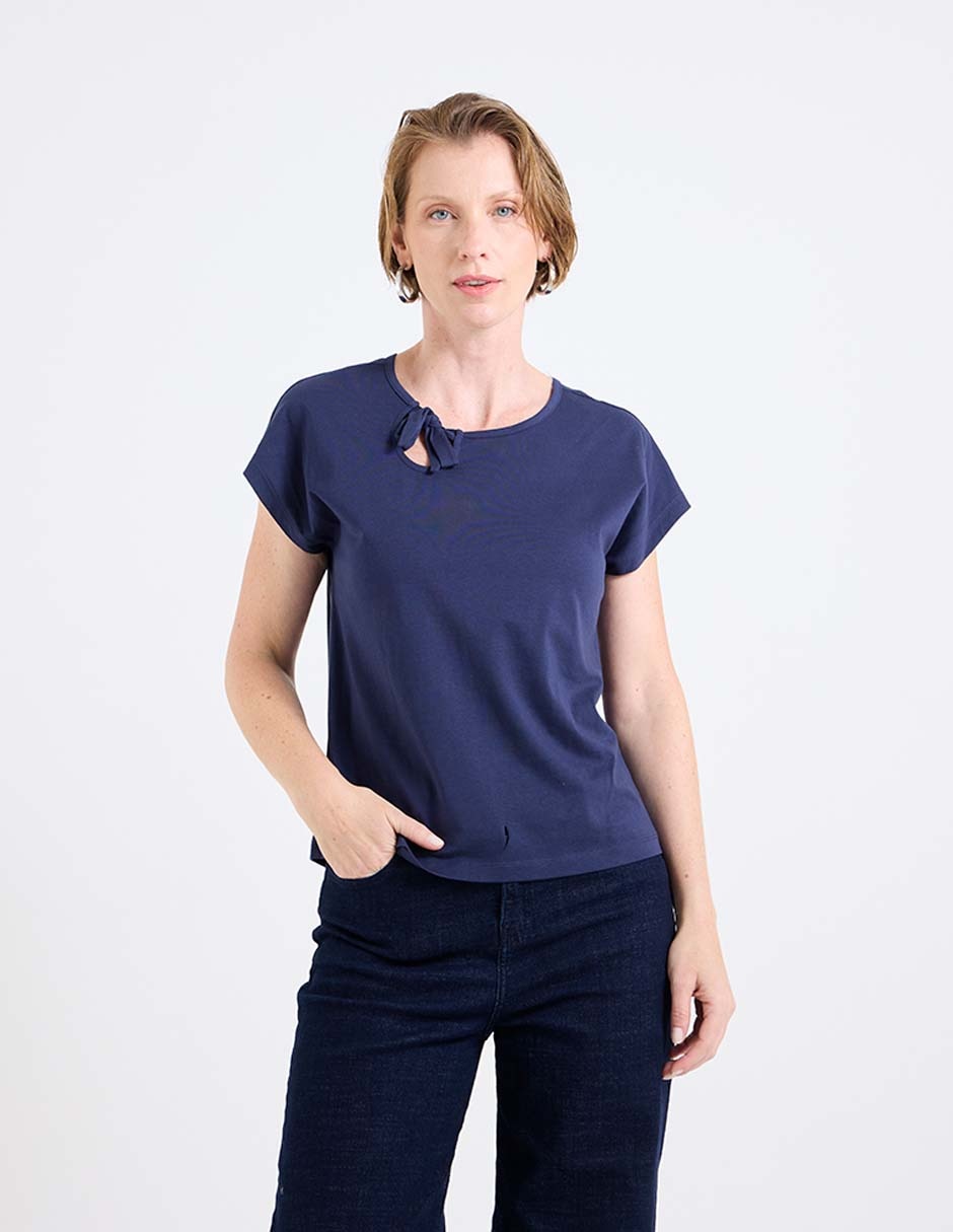 Playera manga corta cuello con amarre para mujer Playera manga corta cuello con amarre para mujer