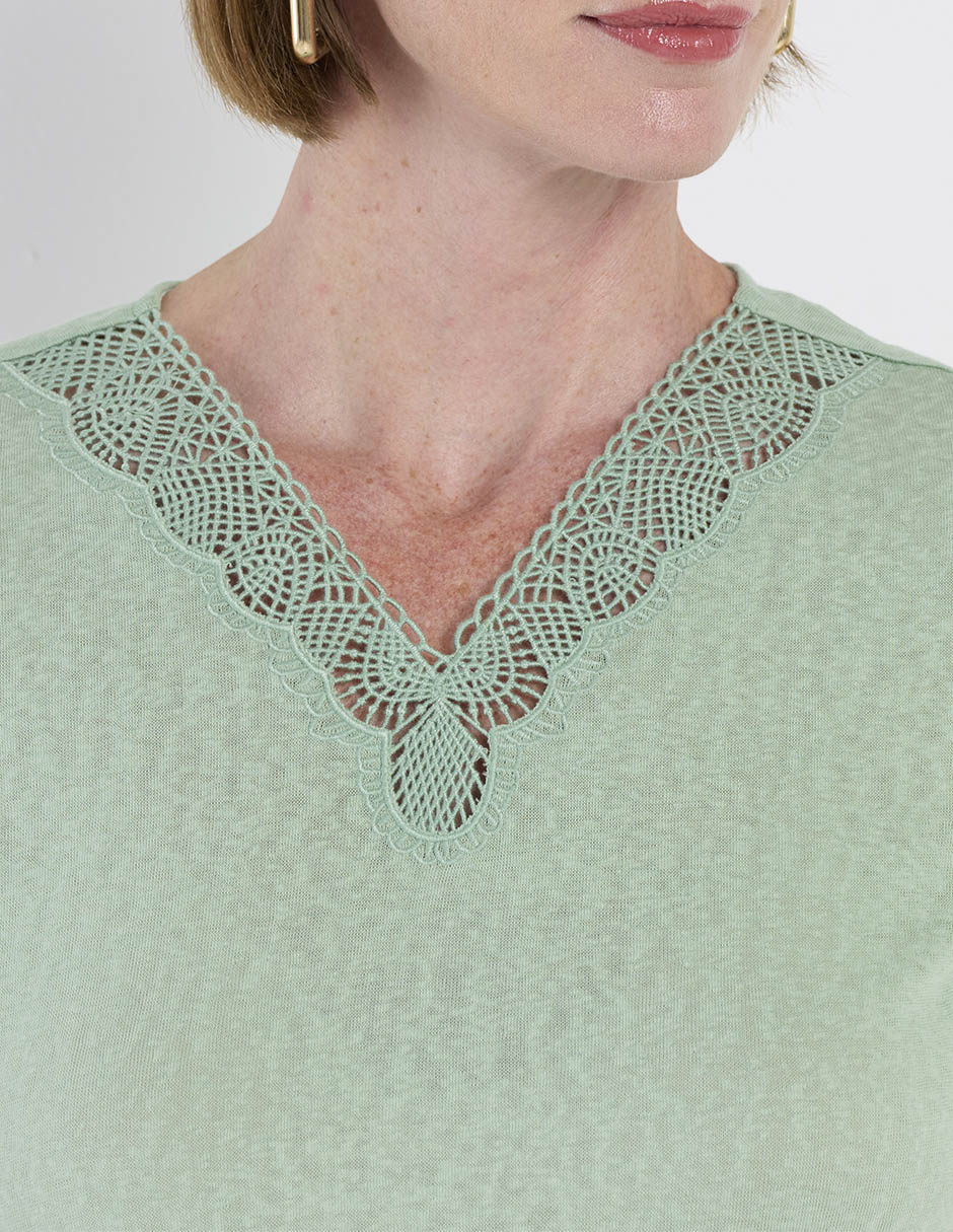 Playera manga corta cuello V para mujer 4