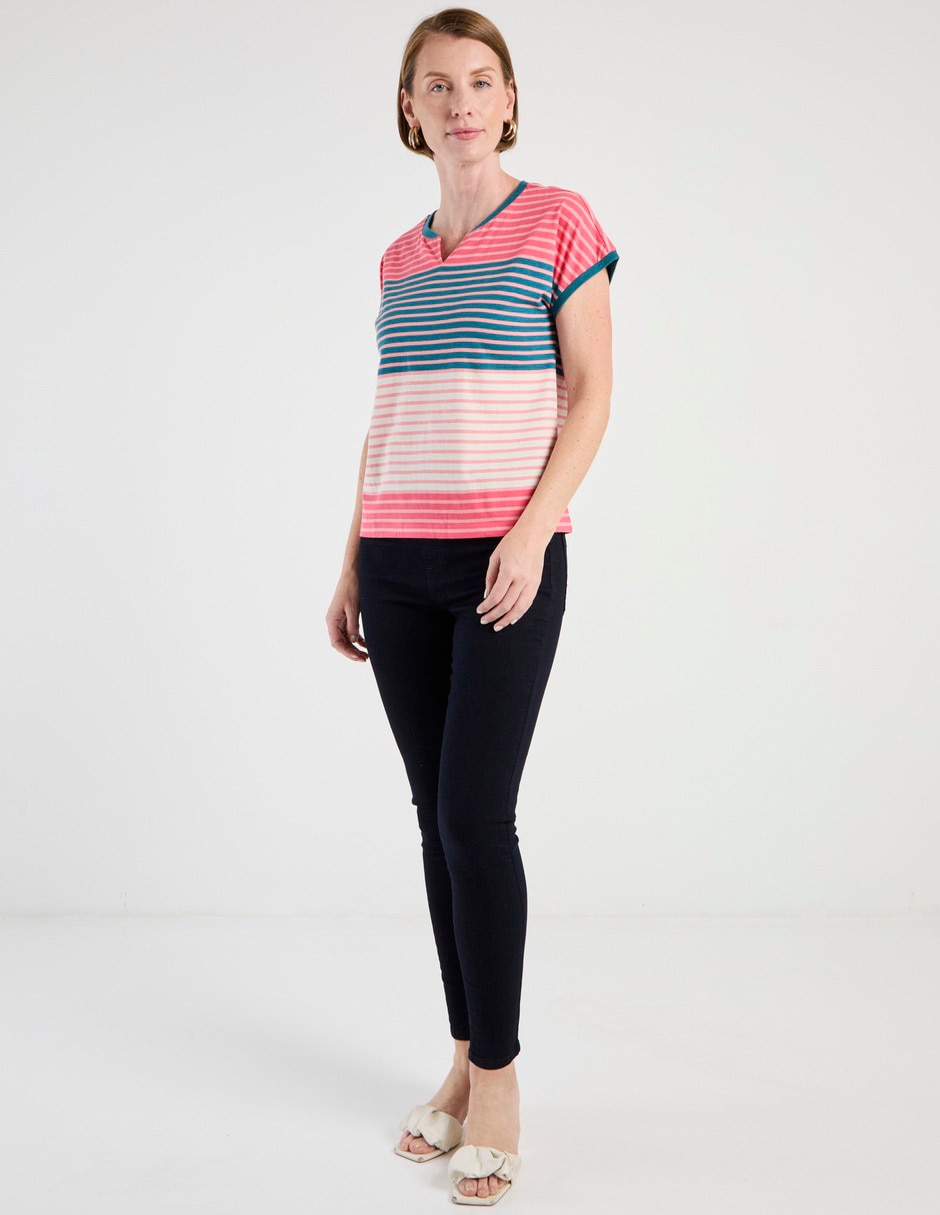 Playera manga corta cuello V para mujer 3
