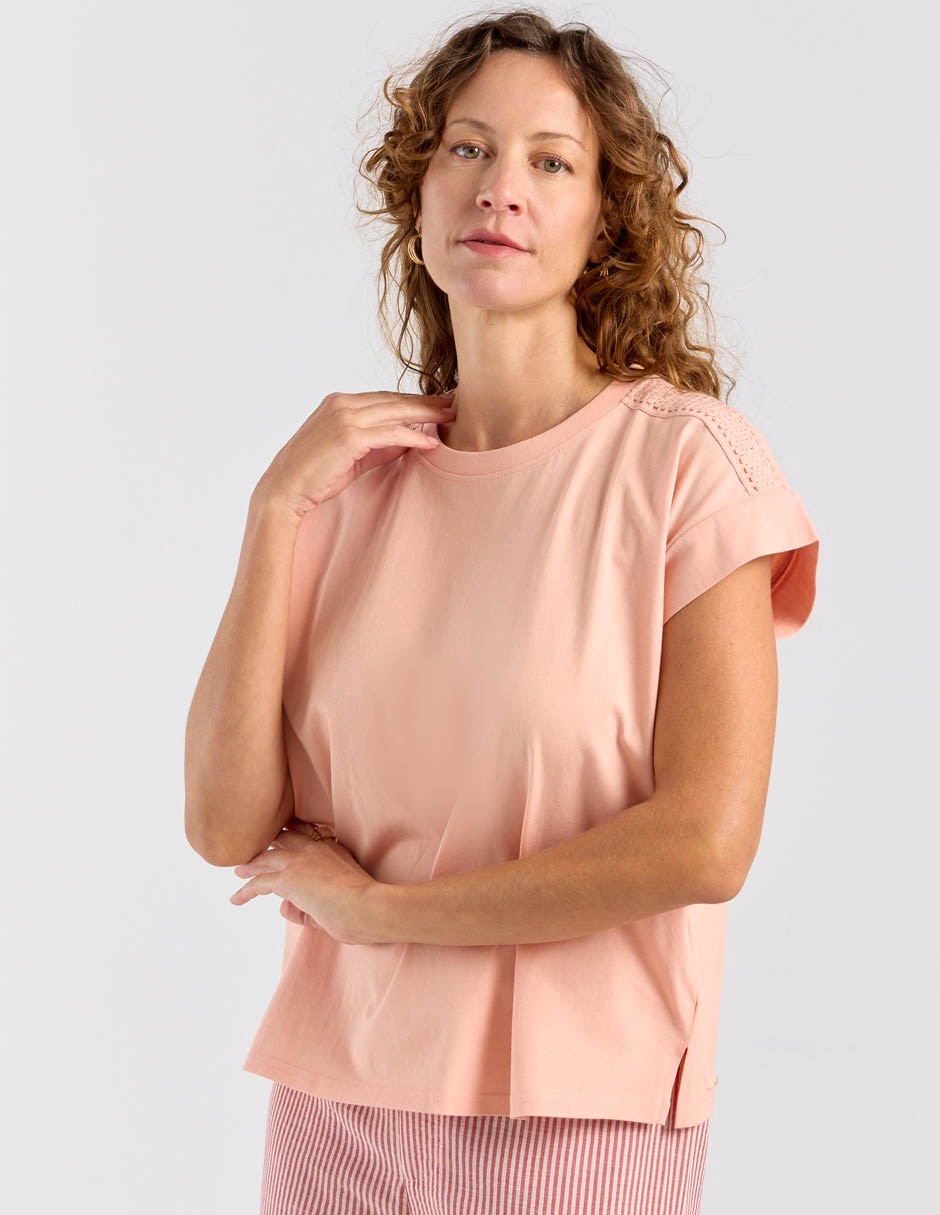 Playera manga corta cuello redondo para mujer