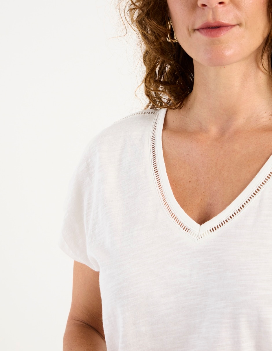 Playera manga corta cuello V para mujer 5