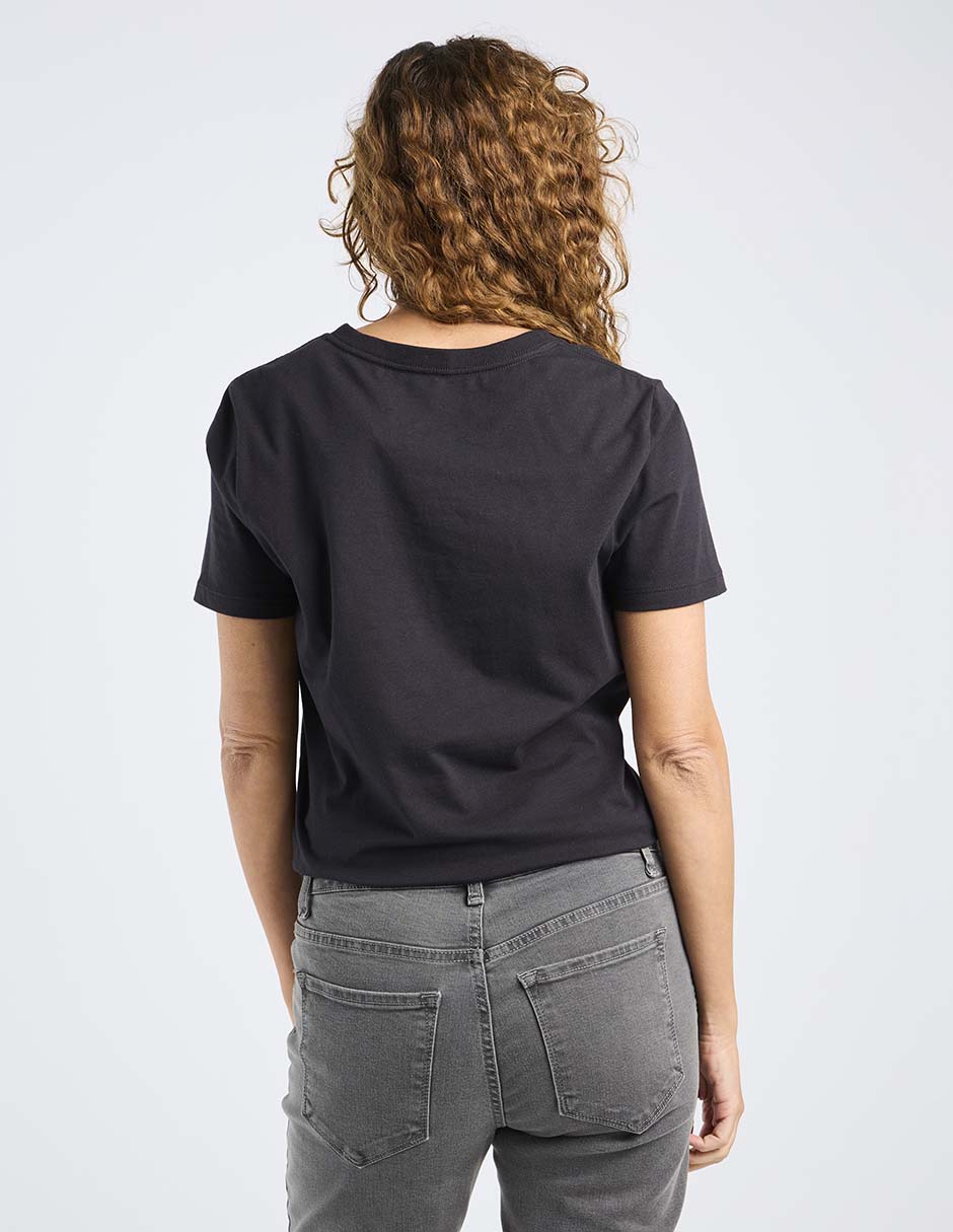 Playera manga corta cuello V para mujer 7