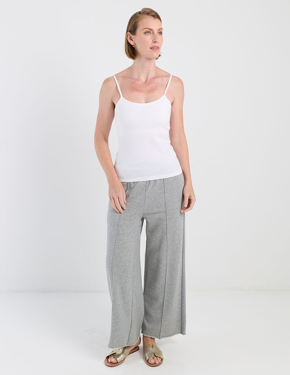 Top cuello redondo escote regular tirante delgado 3