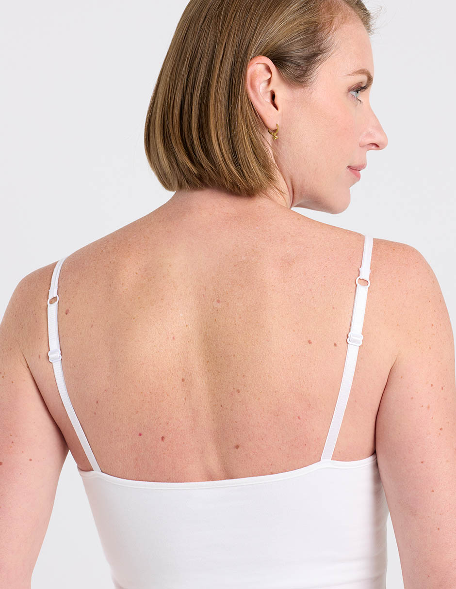 Top cuello redondo escote regular tirante delgado 5